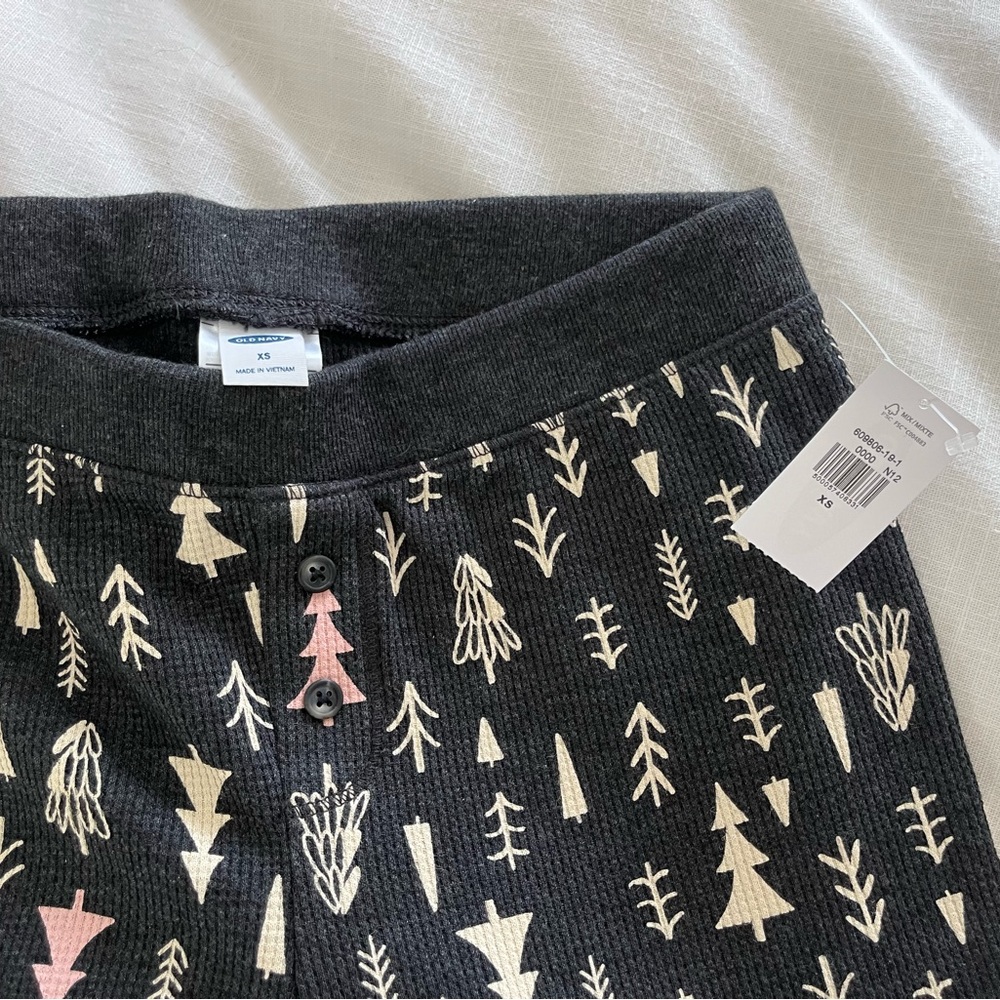 Old navy xs pajamas Christmas tree pattern